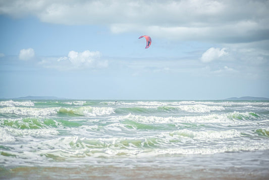 KITESURFER IN RED