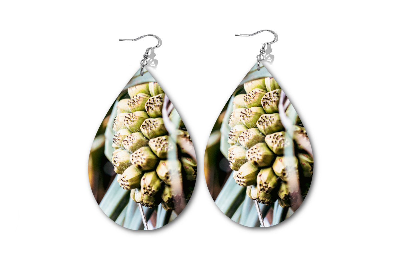 PANDANUS WATERDROP EARRINGS