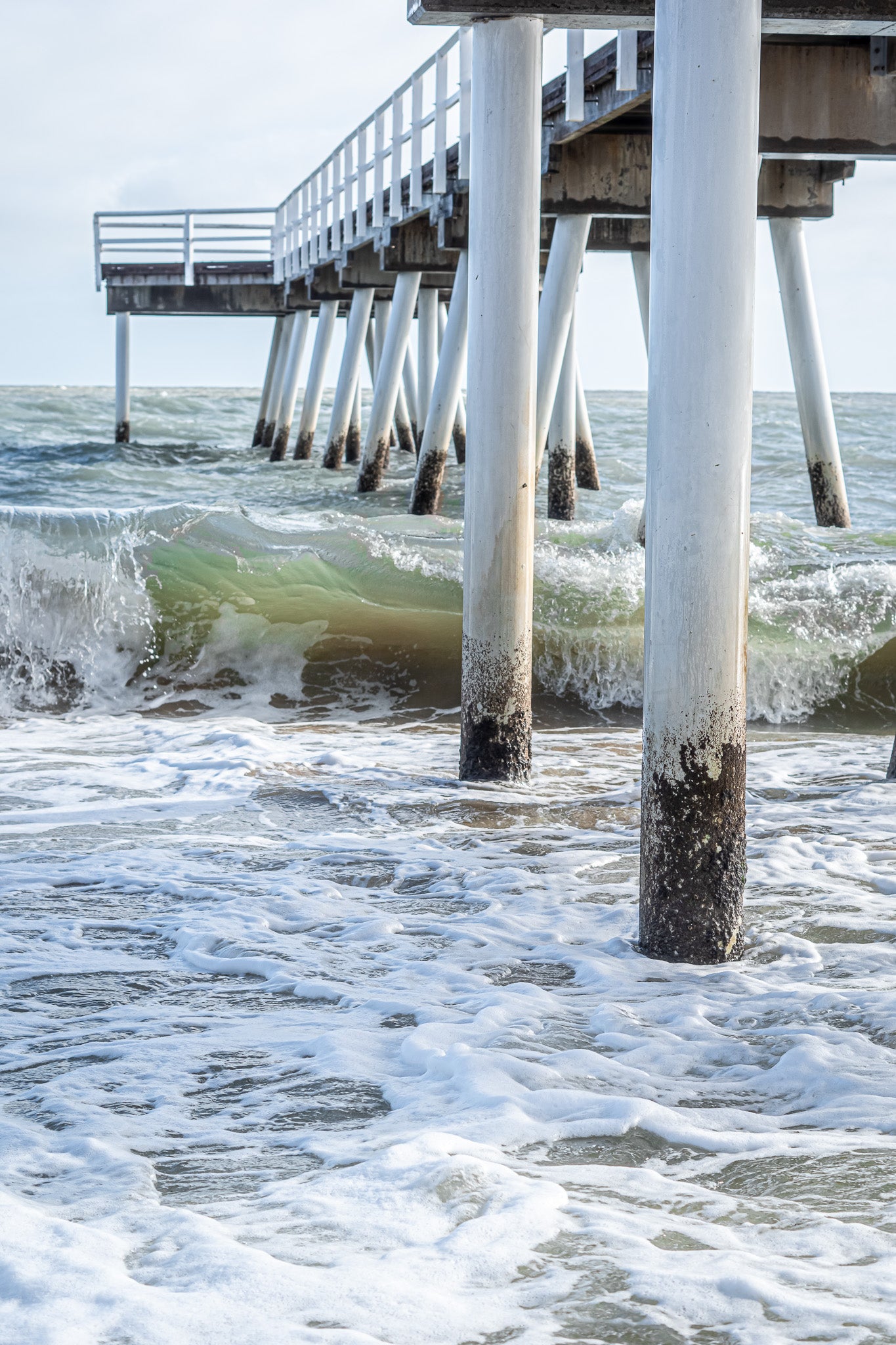 EMERALD WAVE UNDER JETTY