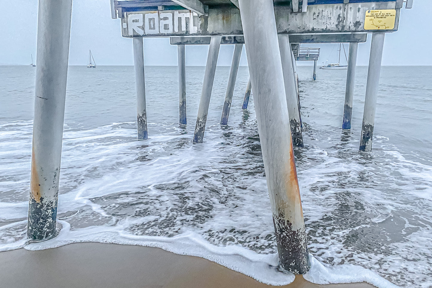 JETTY IN GREY